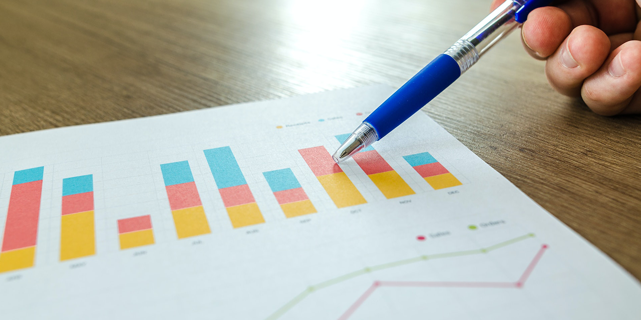 Dokumen cetak berisi grafik performa